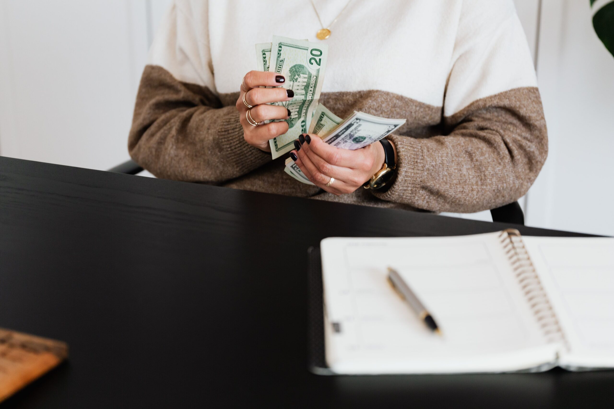 Personal budget and recurring subscription expenses