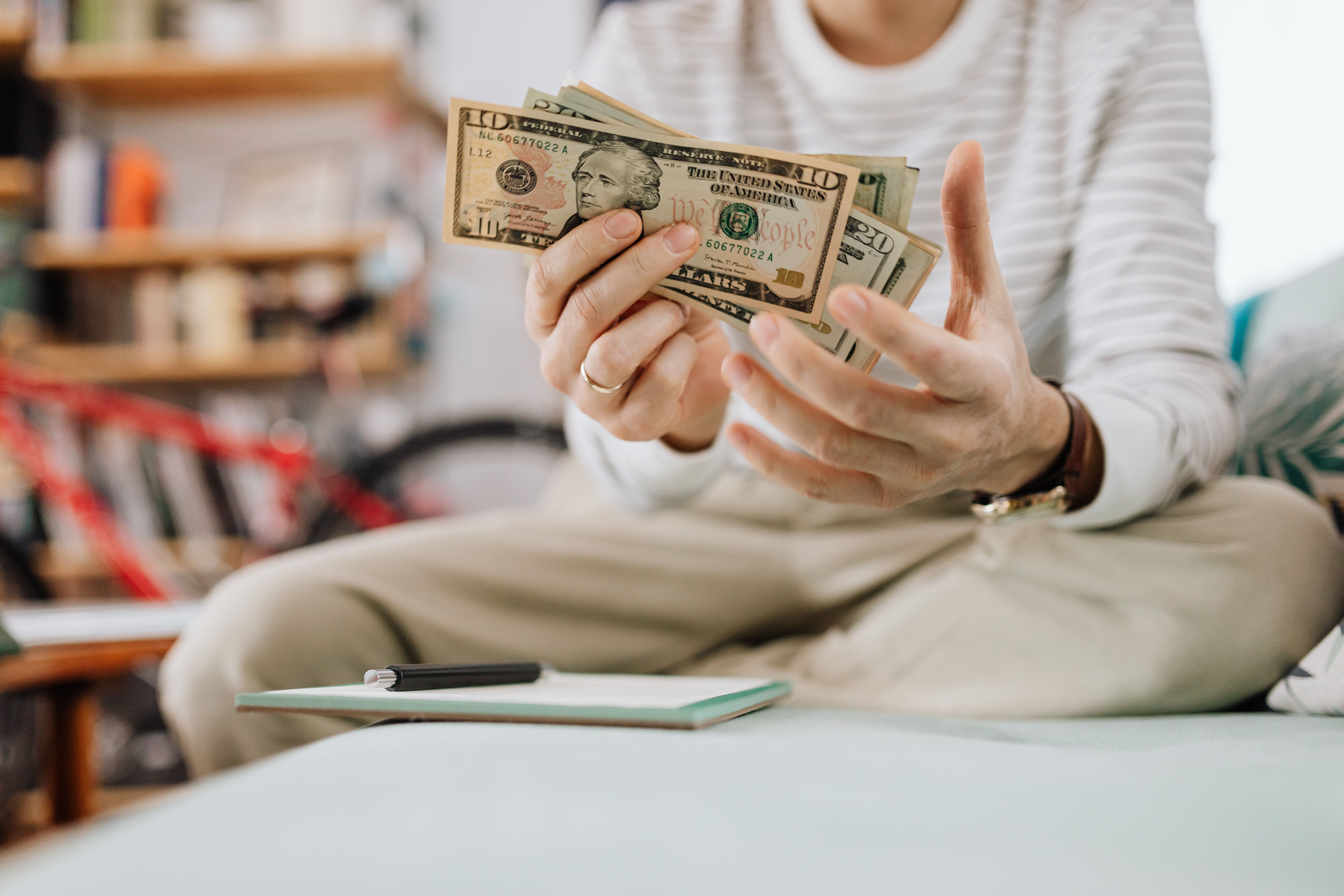Managing money, budgeting and personal finance